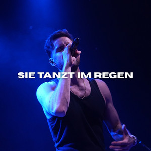 Sie tanzt im Regen