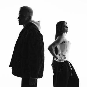 Uskomaton (feat. Sara Bee)